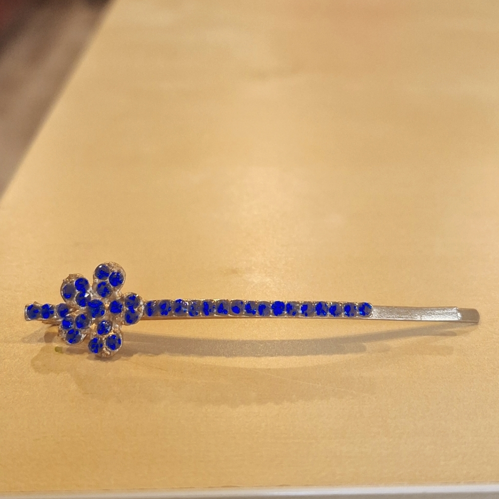 Dark blue flower slide clip